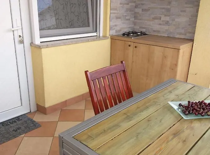 アパート Josip ザダル